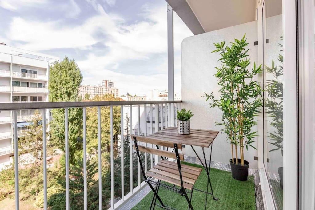 Appartement Avec Parking Et Terrasse Metro 7 Et Paris Villejuif Exterior foto